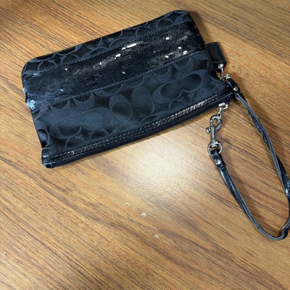Coach Clutch Wristlet Black On Black On Black Bougie Rachet See Description